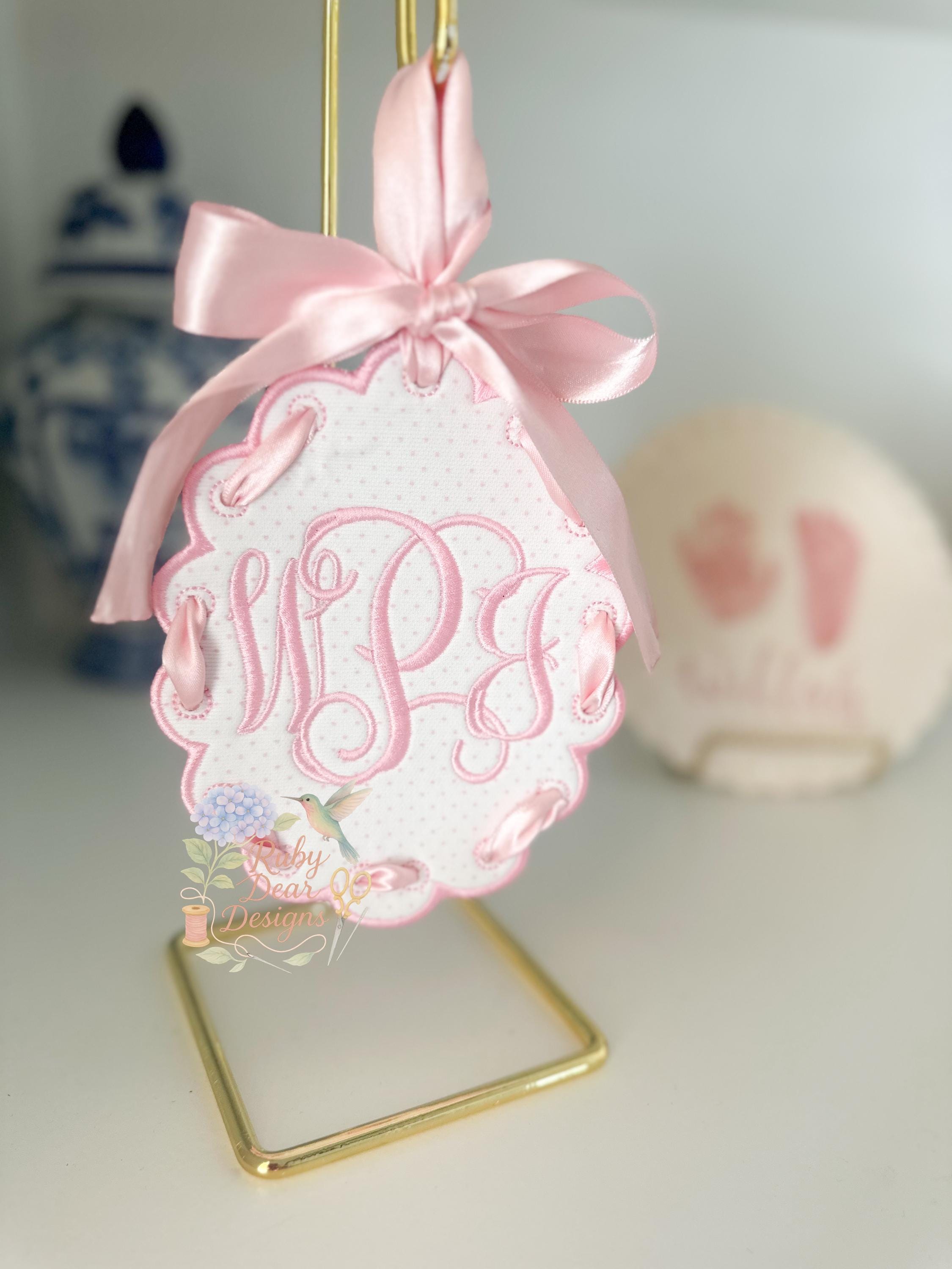 In The Hoop Scalloped Bow Ornament Ribbon Weaved Satin Outline with Bean Stitch Machine Embroidery Design