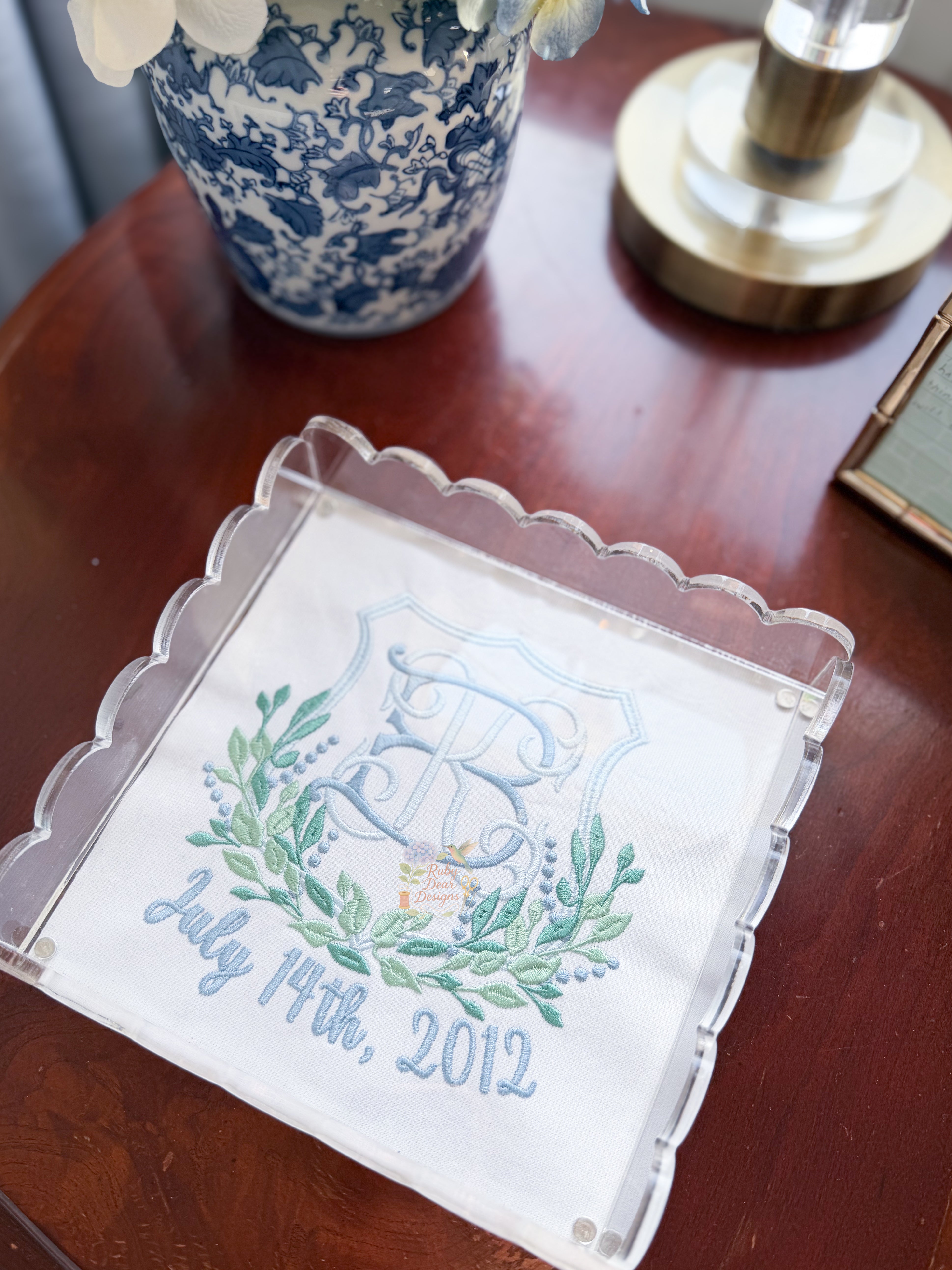 Greenery Crest Heirloom Satin Stitch Machine Embroidery Design