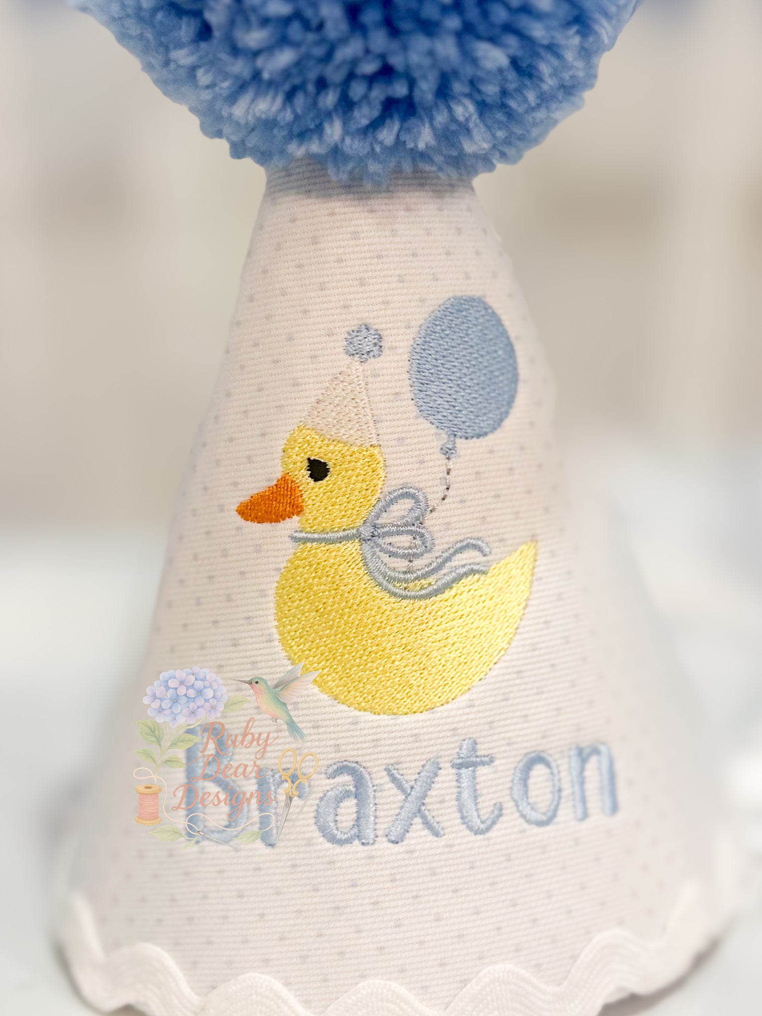 Birthday Duck with Balloon Single Mini Fill Stitch Machine Embroidery Design