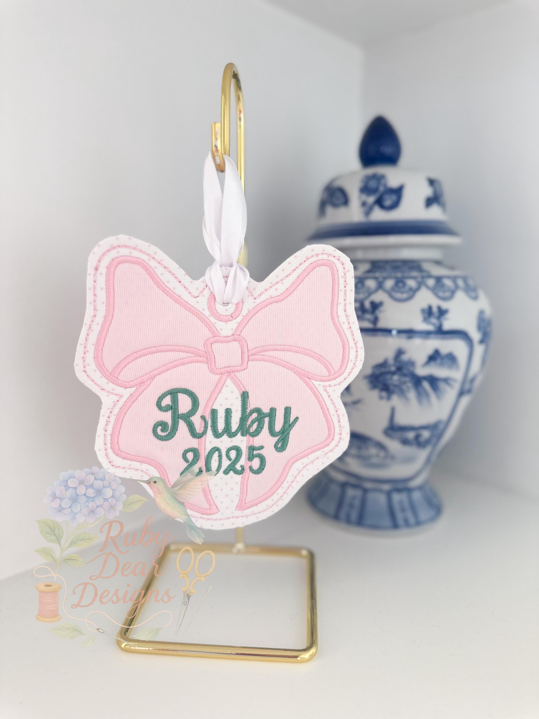 In The Hoop Christmas Elegant Bow Ornament Tag Satin Outline with Bean Stitch Machine Embroidery Design